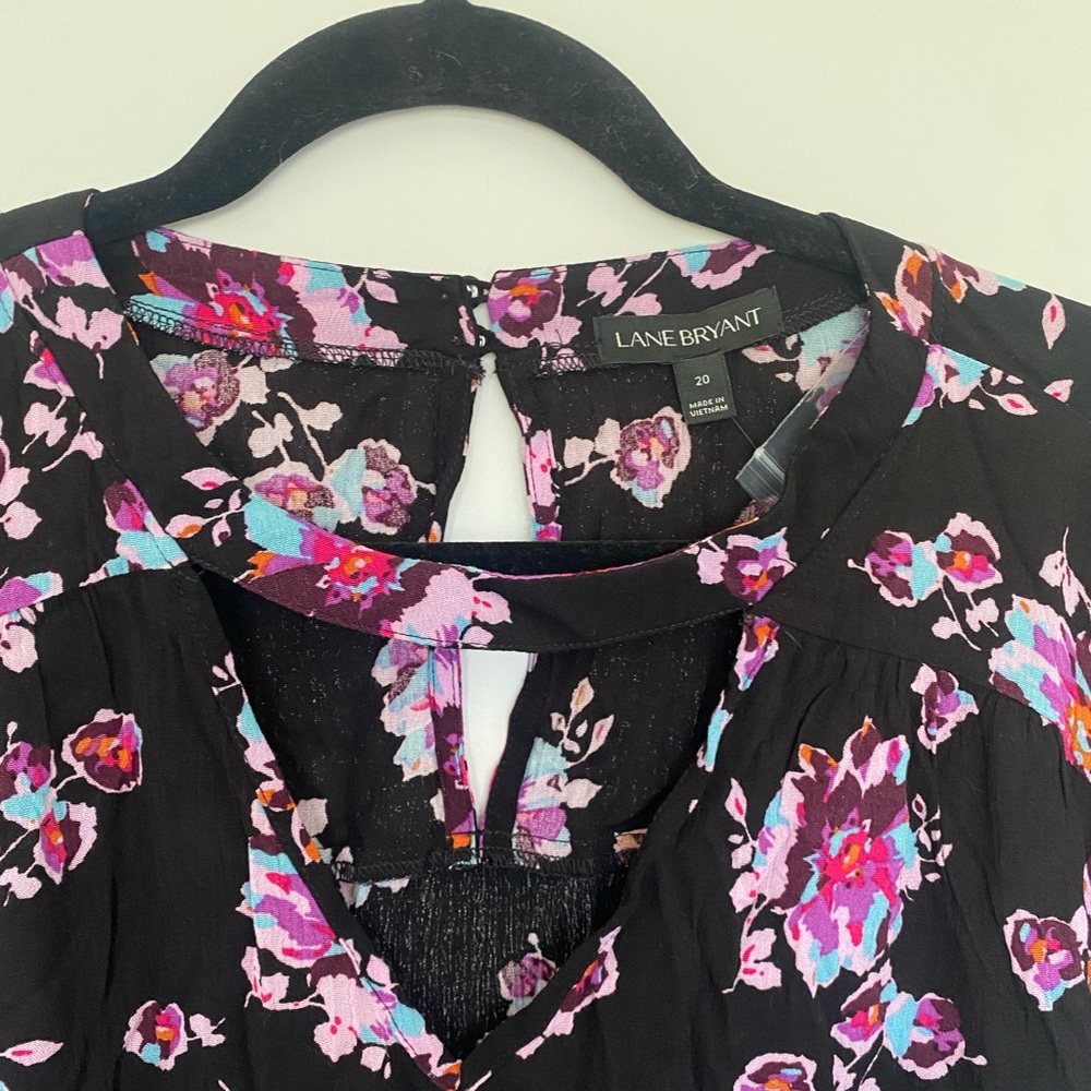 Lane Bryant top size 20 new with tags. Gorgeous fall colors